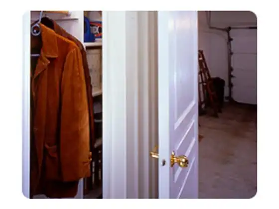 Series 140 Accordion Door for Closets & Utility Rooms