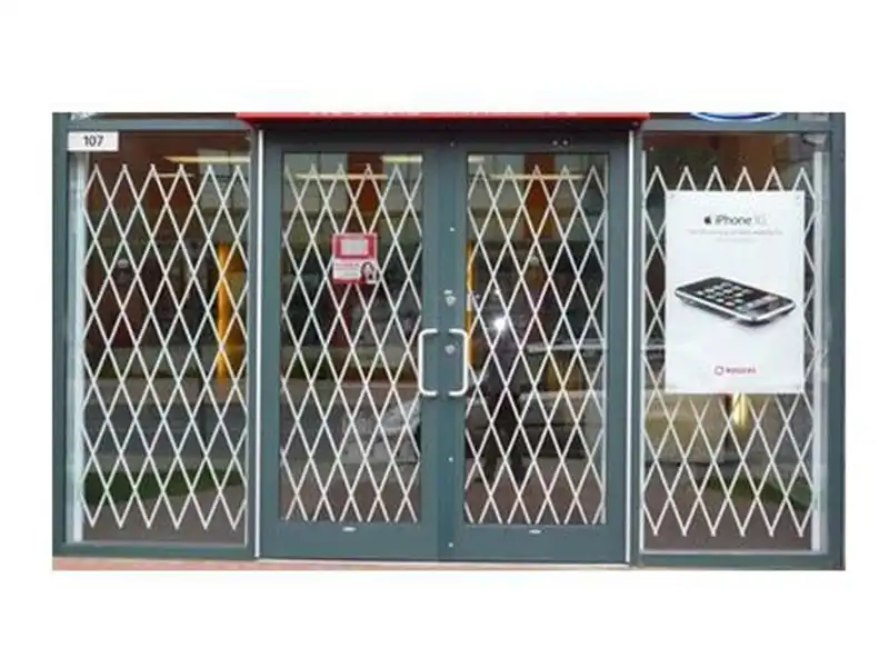 Folding gate system enhancing retail security measures