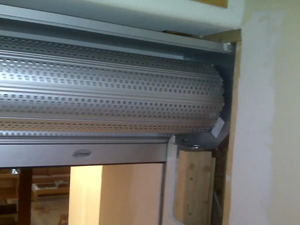 561 Series Grille Type Small Perforated Solid Aluminum Security Roll Up Shutters