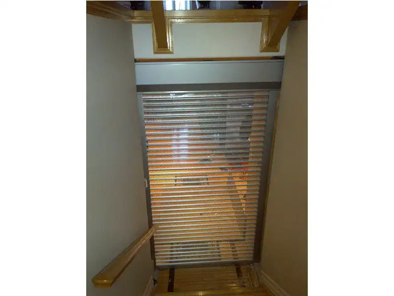 Small Perforated Solid Aluminum Grille Type Shutter for Security