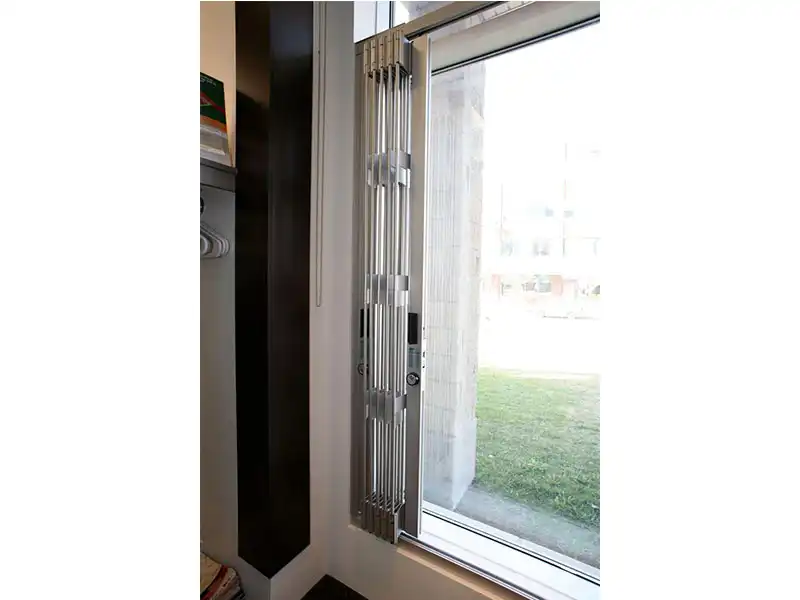 Glass Essential Foldable Grille Design Visual